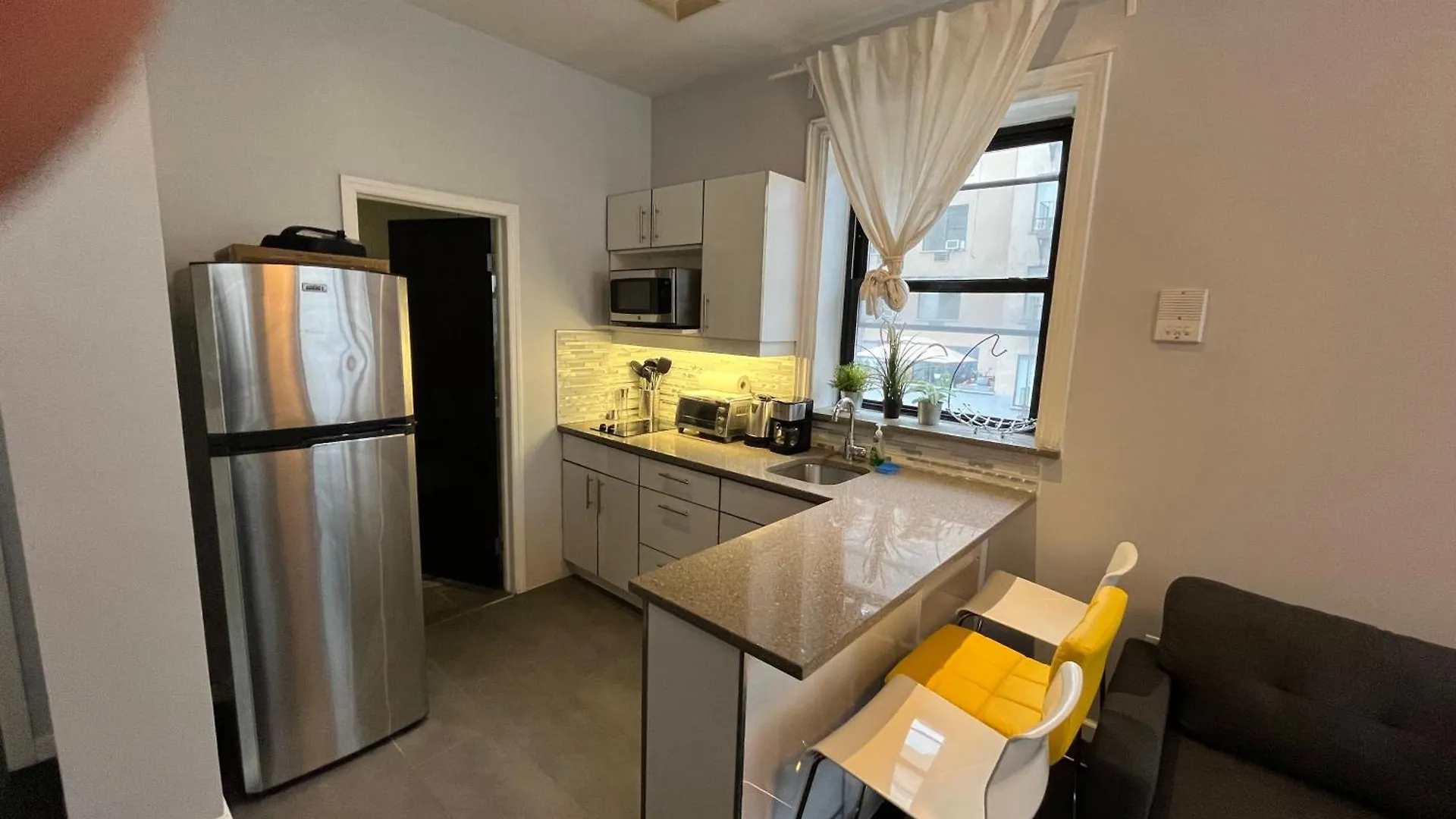 Apartment 3 Bedroom, Central Location In Manhattan!! New York